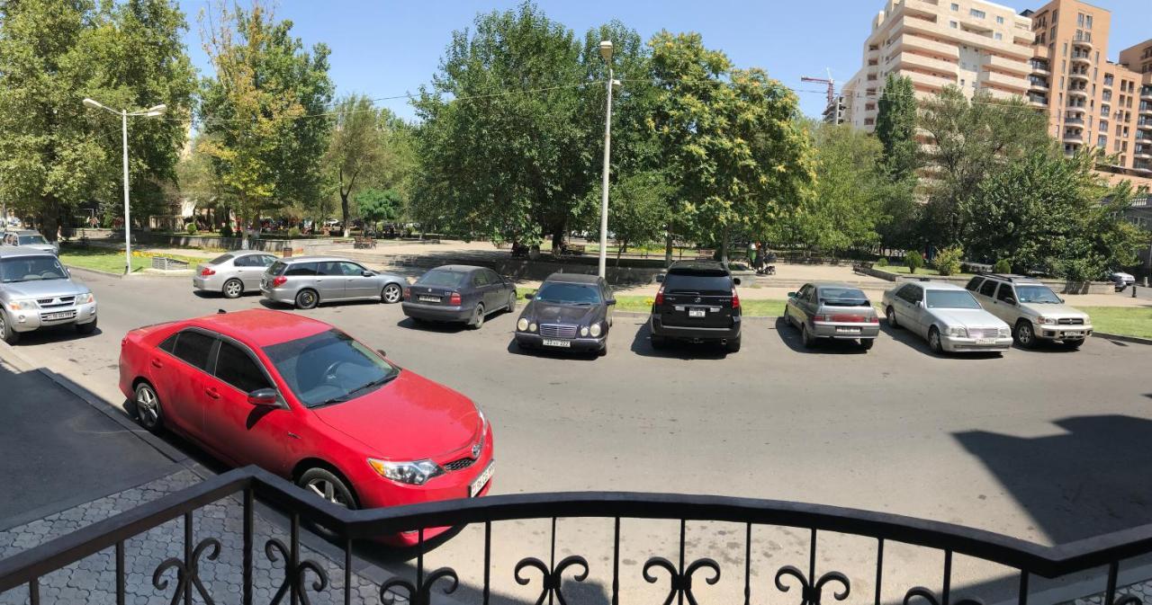 Apartment By Family Hotel Yerevan Exterior photo